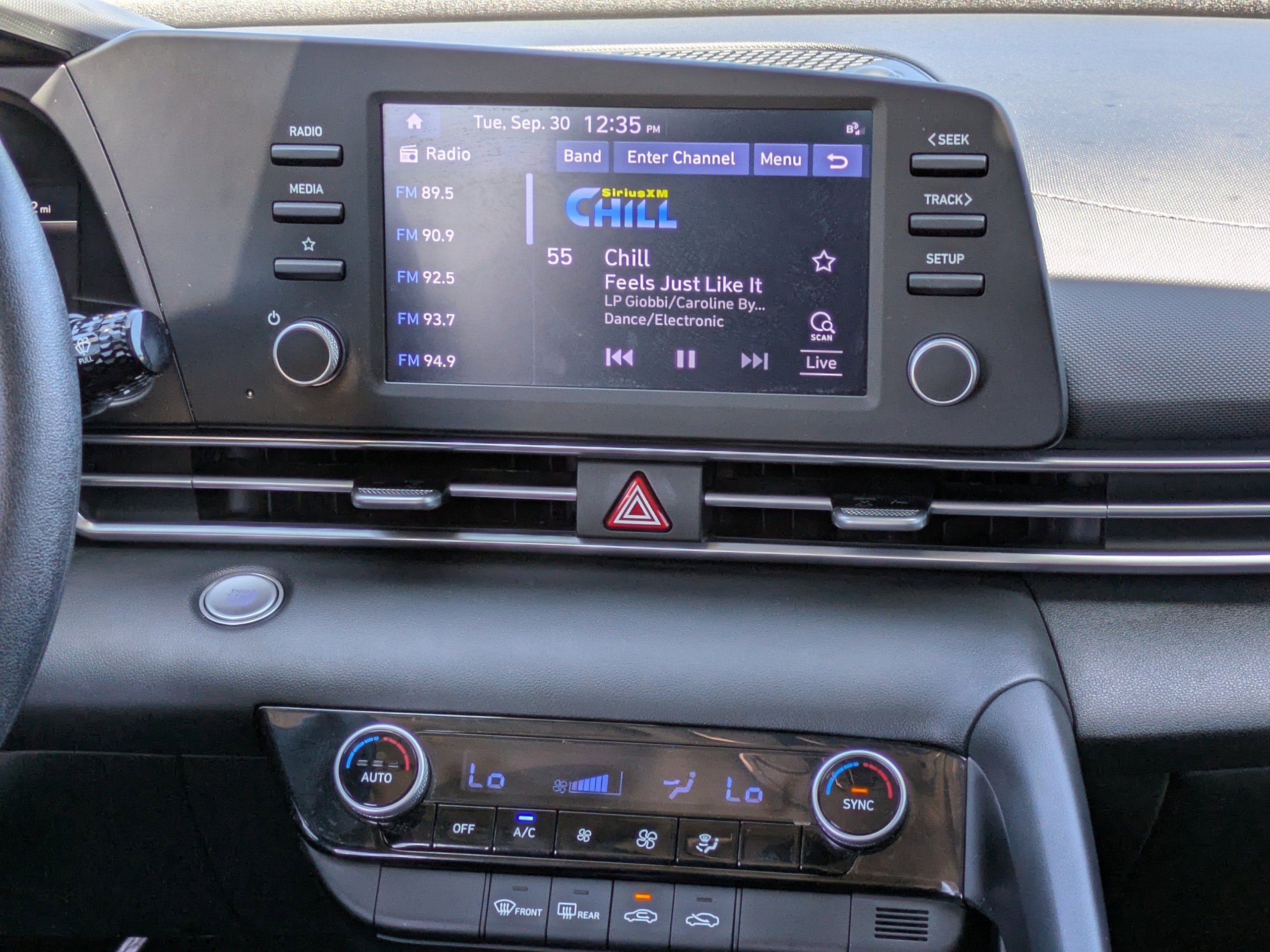 2023 Hyundai Elantra SEL photo 13