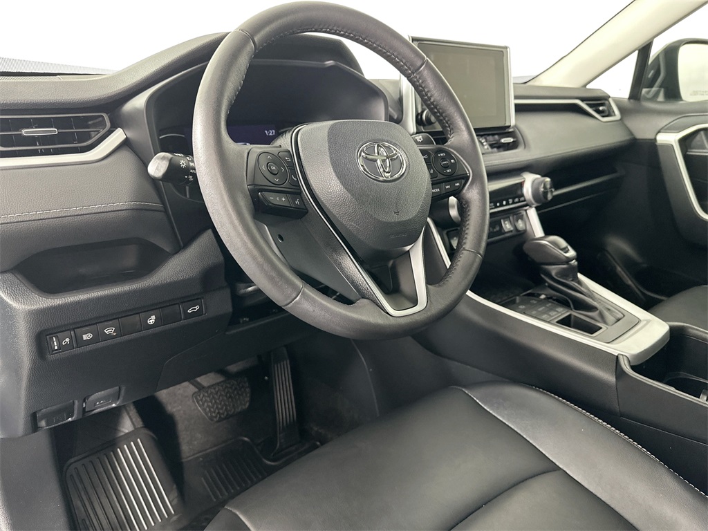 2023 Toyota RAV4 XLE Premium photo 10