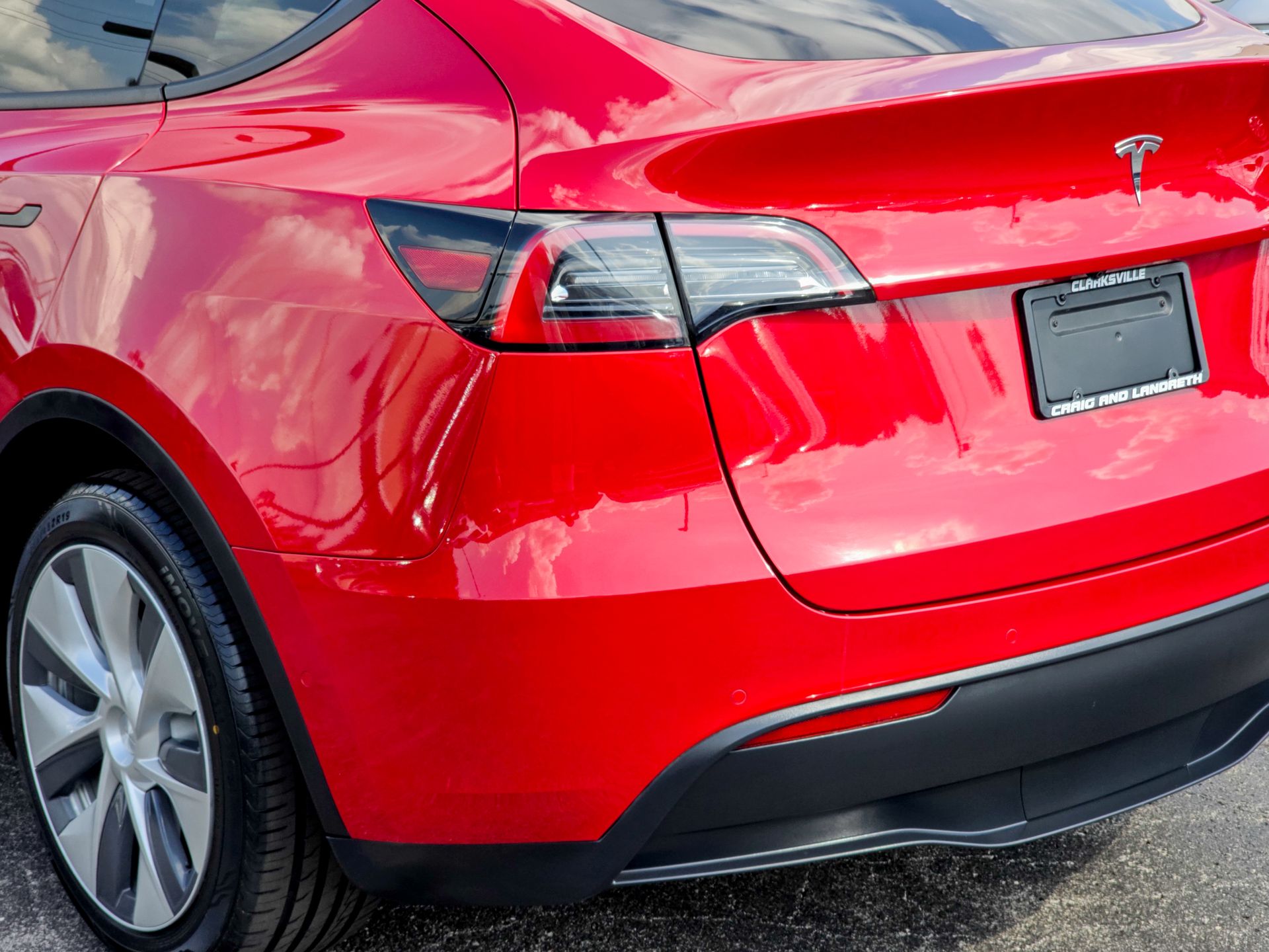 2021 Tesla Model Y Long Range photo 19
