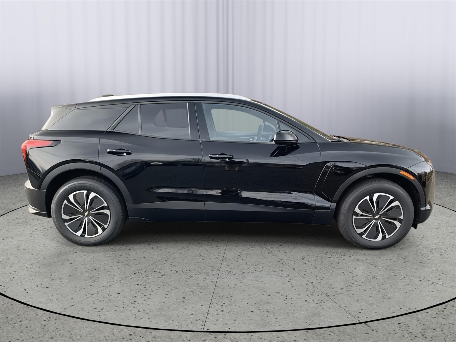 2025 Chevrolet Blazer EV photo 9
