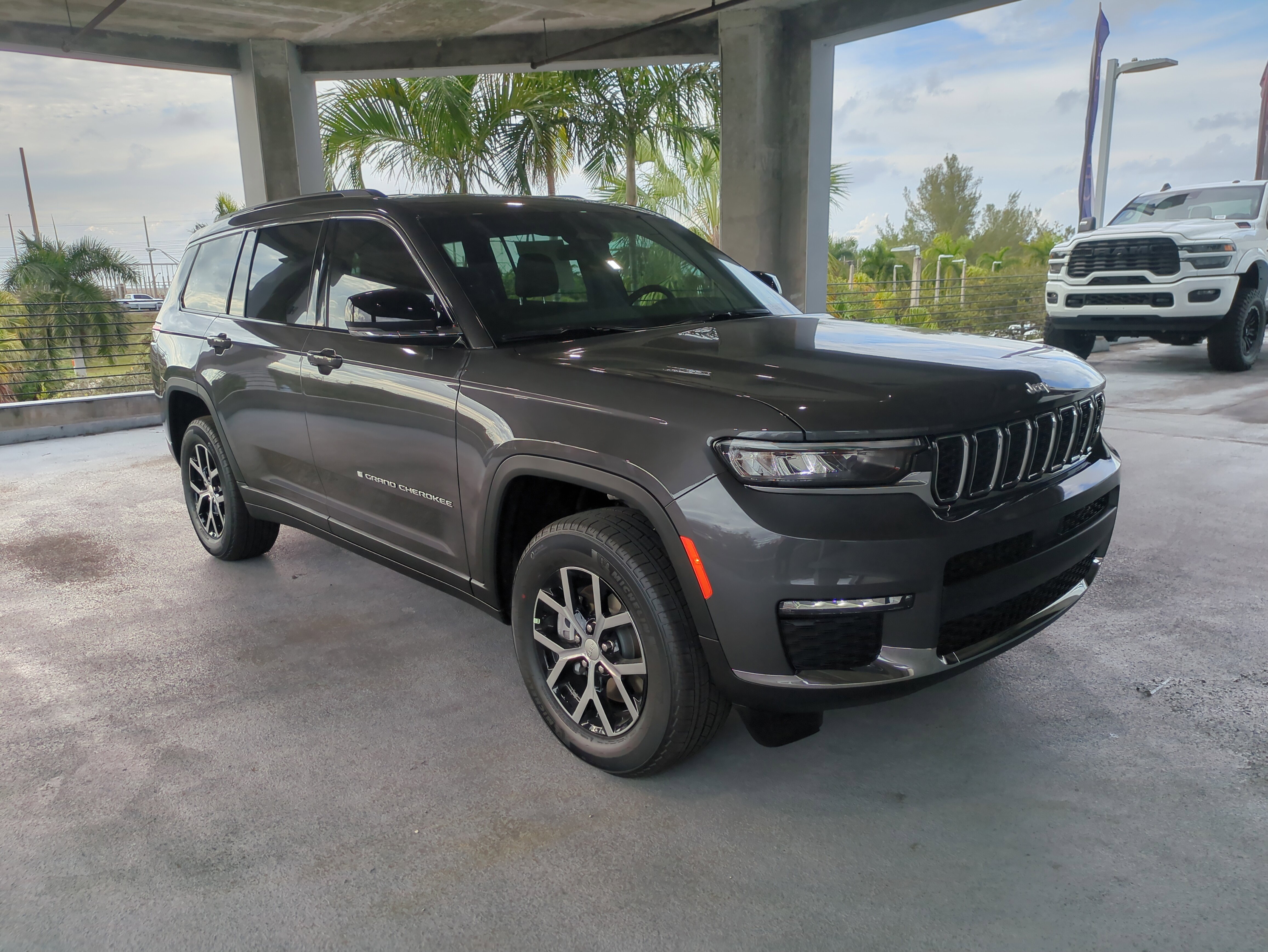 2025 Jeep Grand Cherokee L Limited's photo