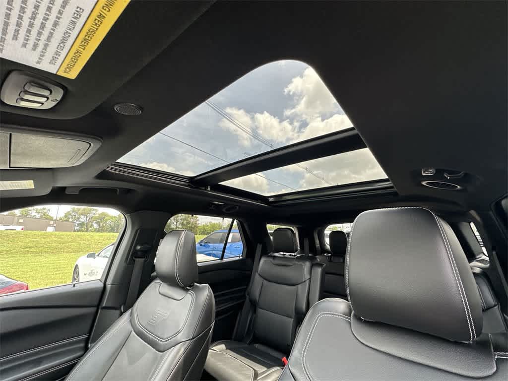 2022 Ford Explorer ST photo 21