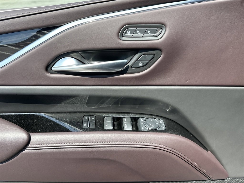 2024 Cadillac Escalade V-Series photo 8