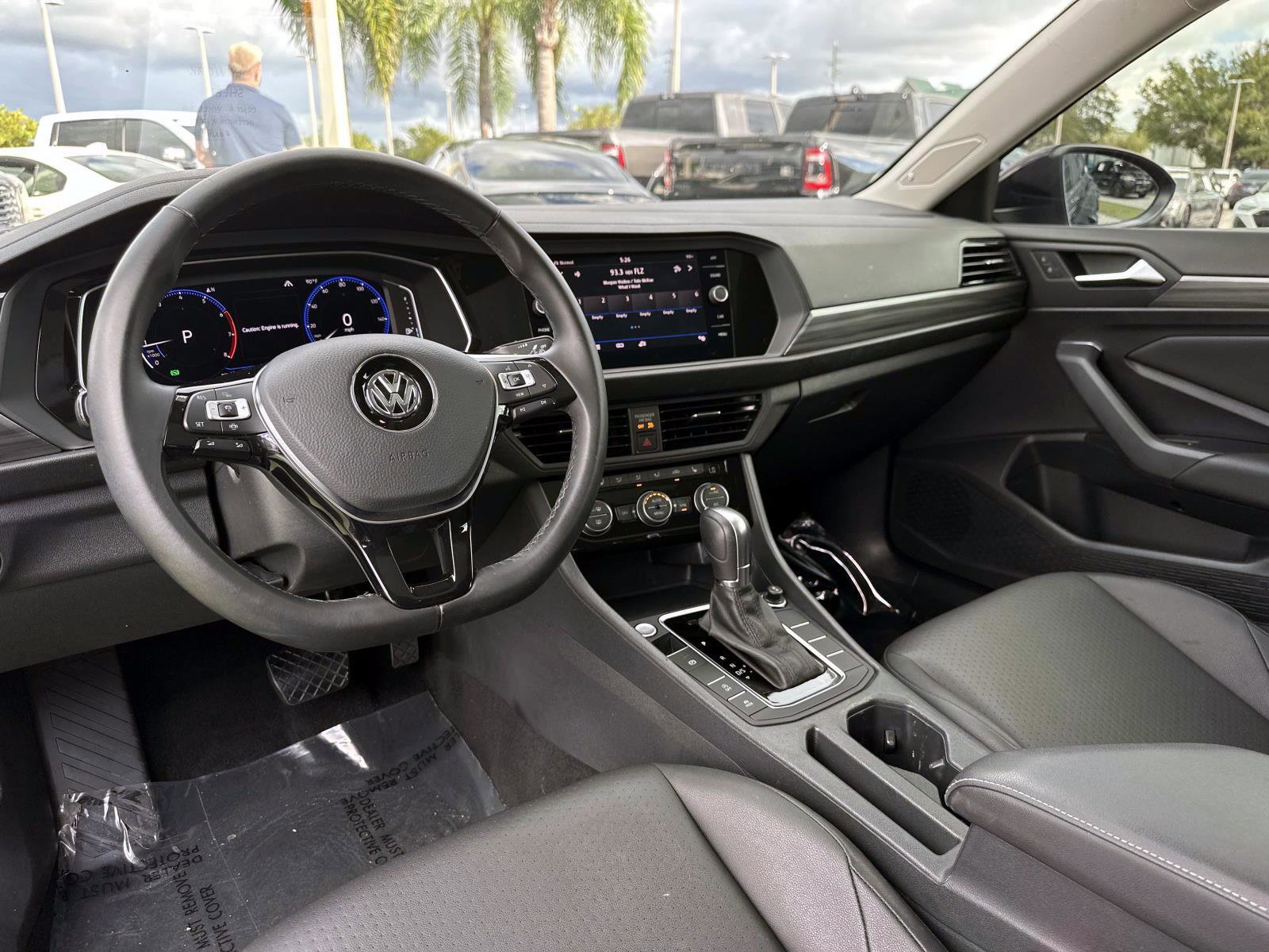 2019 Volkswagen Jetta SEL photo 12