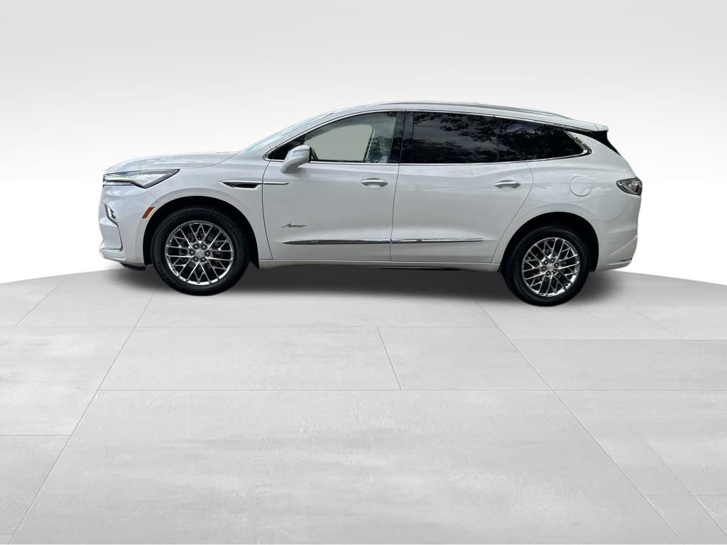 2023 Buick Enclave Avenir photo 3