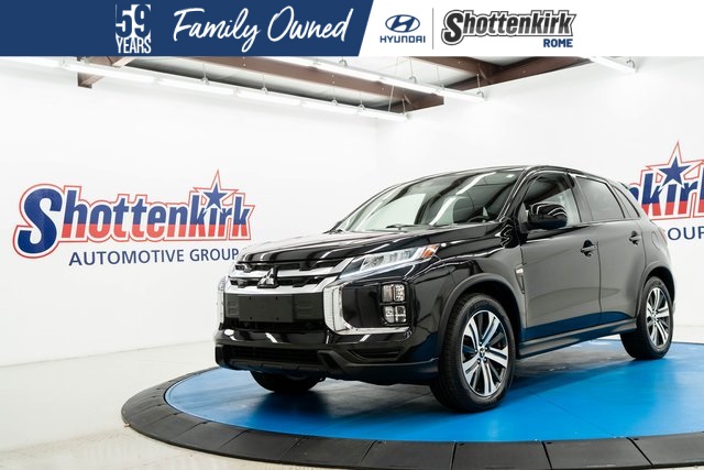 2022 Mitsubishi Outlander Sport ES's photo