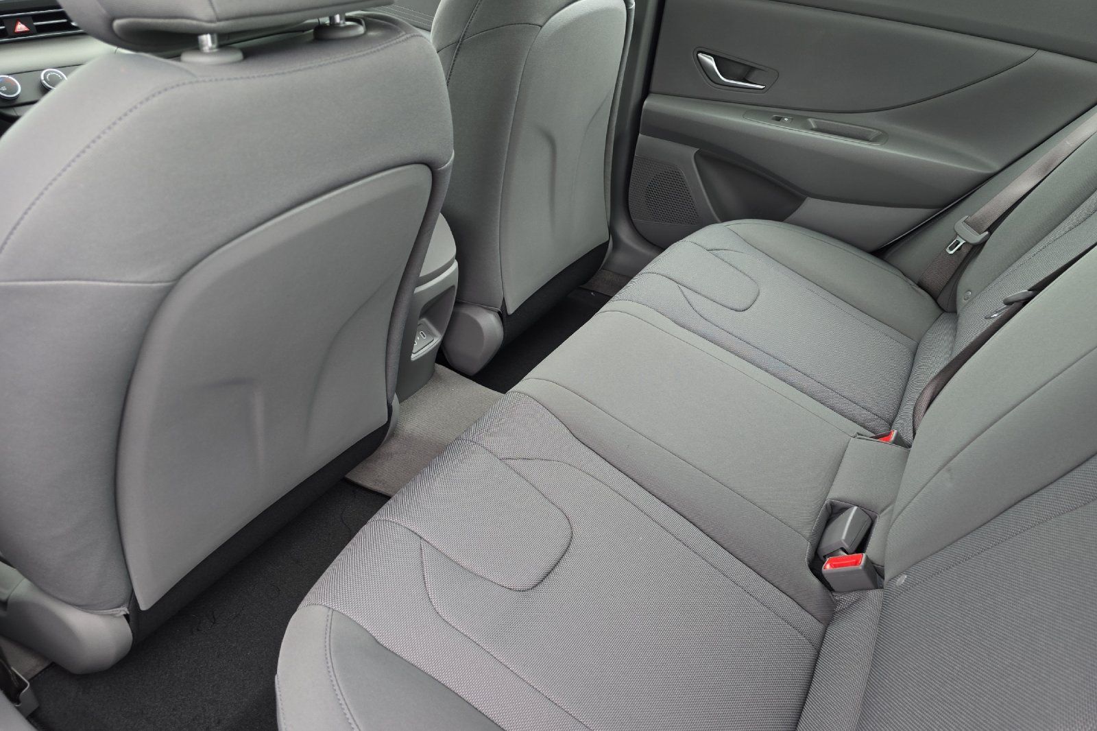 2025 Hyundai Elantra SE photo 11
