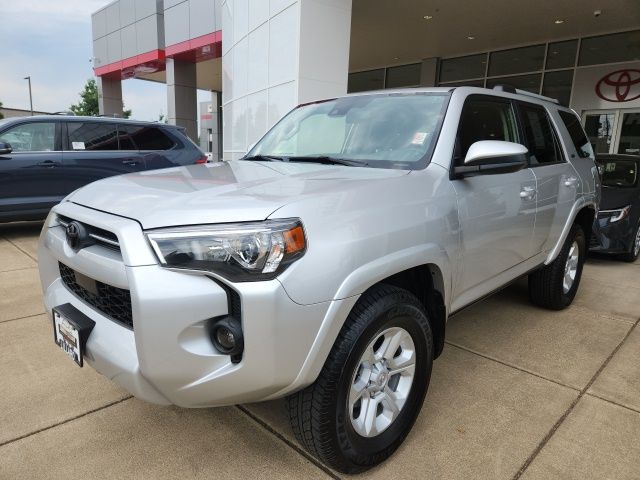 2024 Toyota 4Runner SR5 photo 4