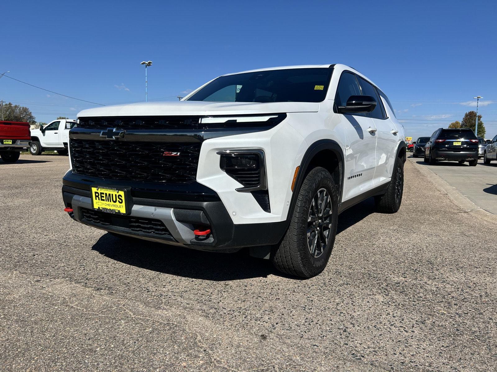 2024 Chevrolet Traverse Z71 photo 3