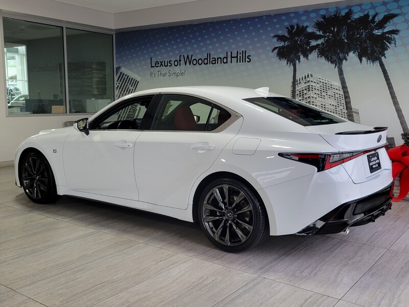 2023 Lexus IS 350 F SPORT photo 3