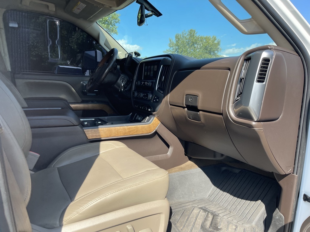 2015 Chevrolet Silverado 2500HD LTZ photo 28