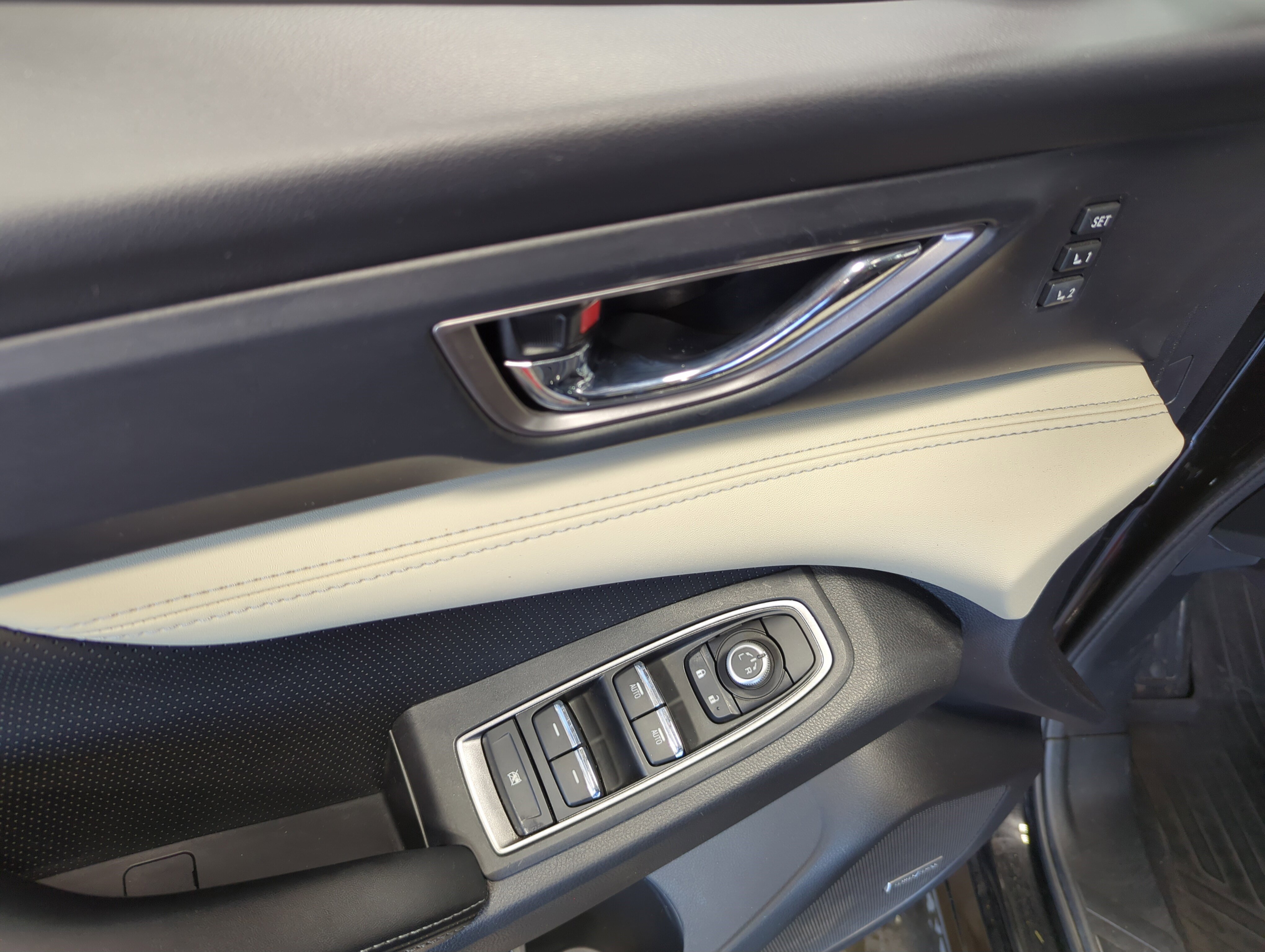 2022 Subaru Ascent Limited photo 13
