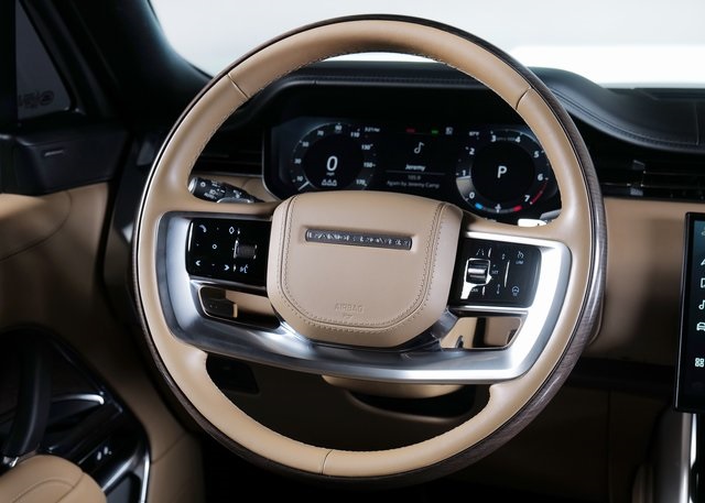 2023 Land Rover Range Rover SE photo 10