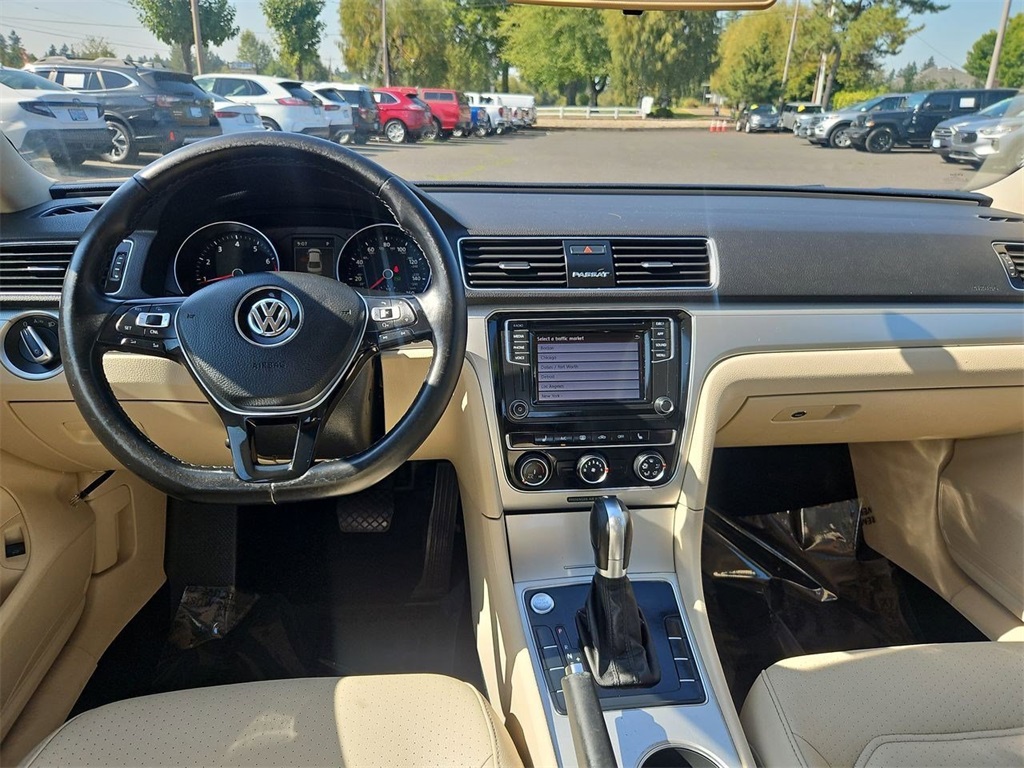 2019 Volkswagen Passat 2.0T Wolfsburg Edition photo 22