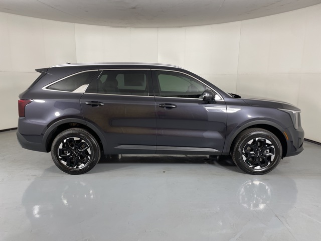 2025 Kia Sorento S photo 9
