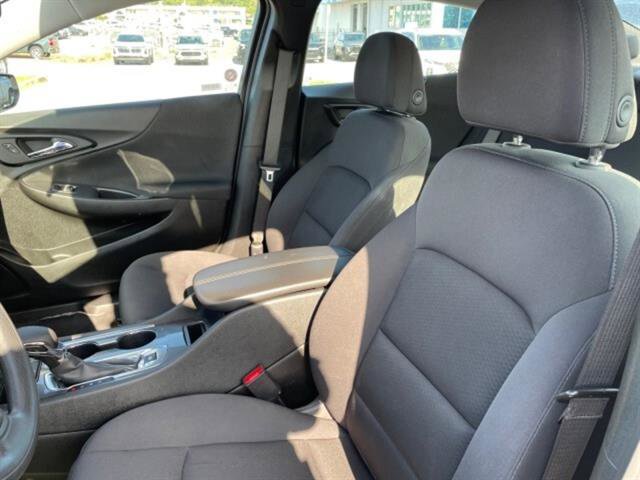 2023 Chevrolet Malibu 1LT photo 12