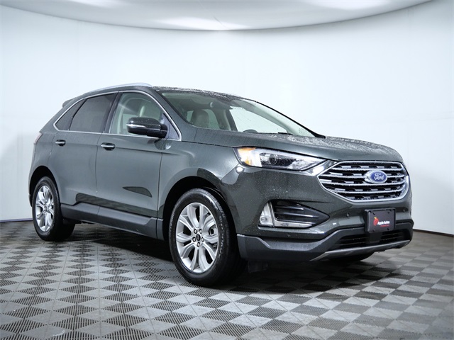 2024 Ford Edge Titanium's photo