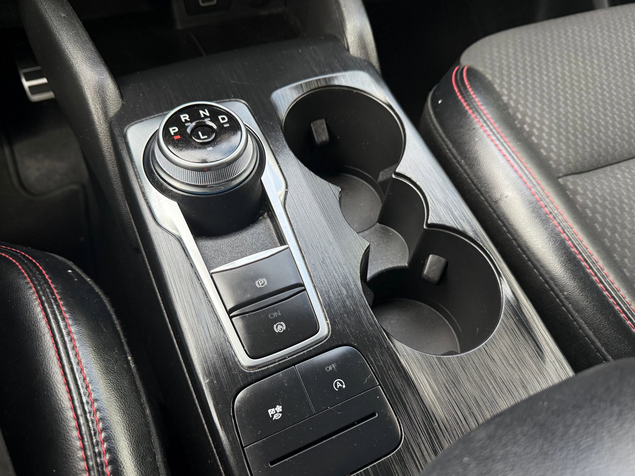 2024 Ford Escape ST-Line photo 18