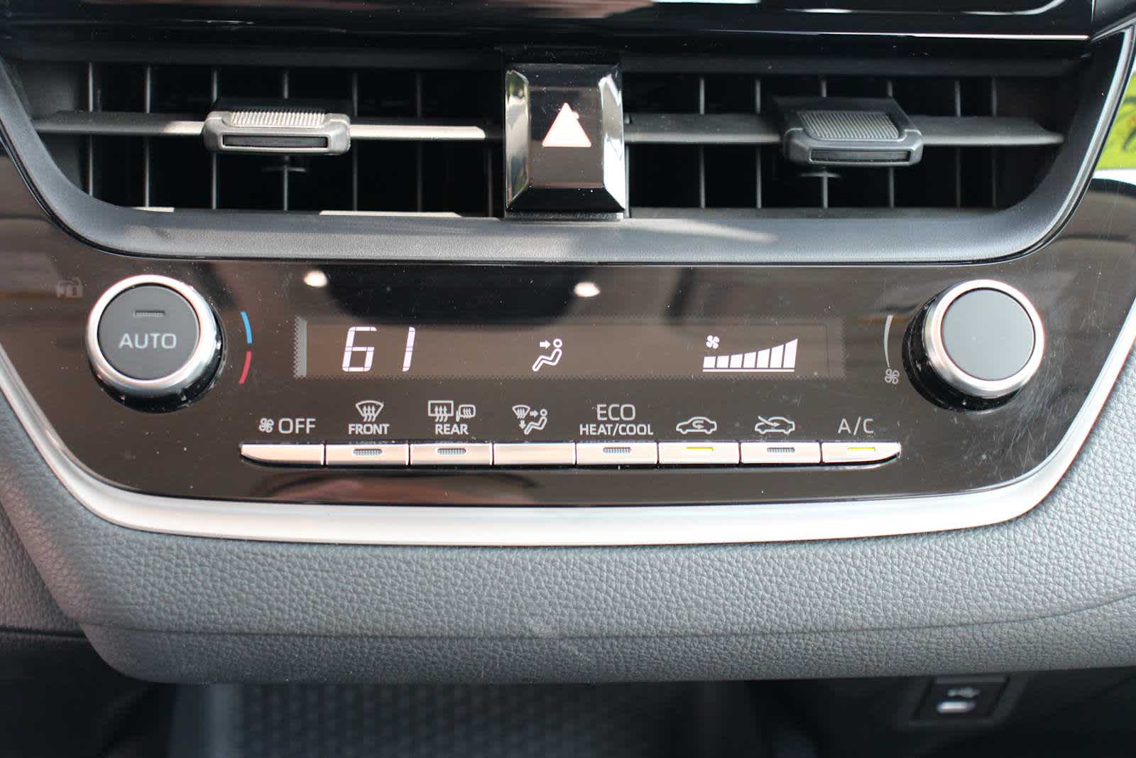 2024 Toyota Corolla LE photo 26