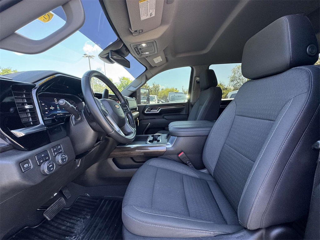 2024 Chevrolet Silverado 3500HD LT photo 12