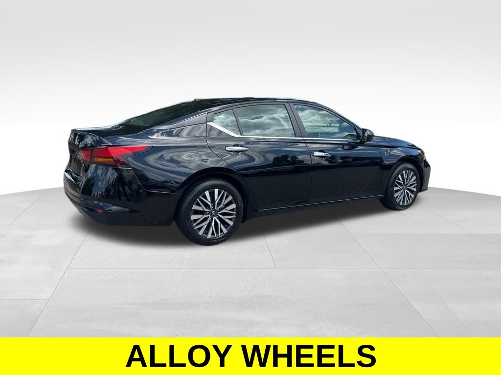 2024 Nissan Altima 2.5 SV photo 6
