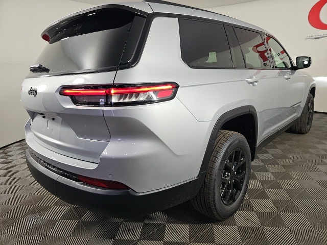 2025 Jeep Grand Cherokee Altitude photo 7
