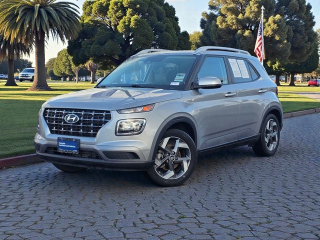 2024 Hyundai Venue SEL's photo