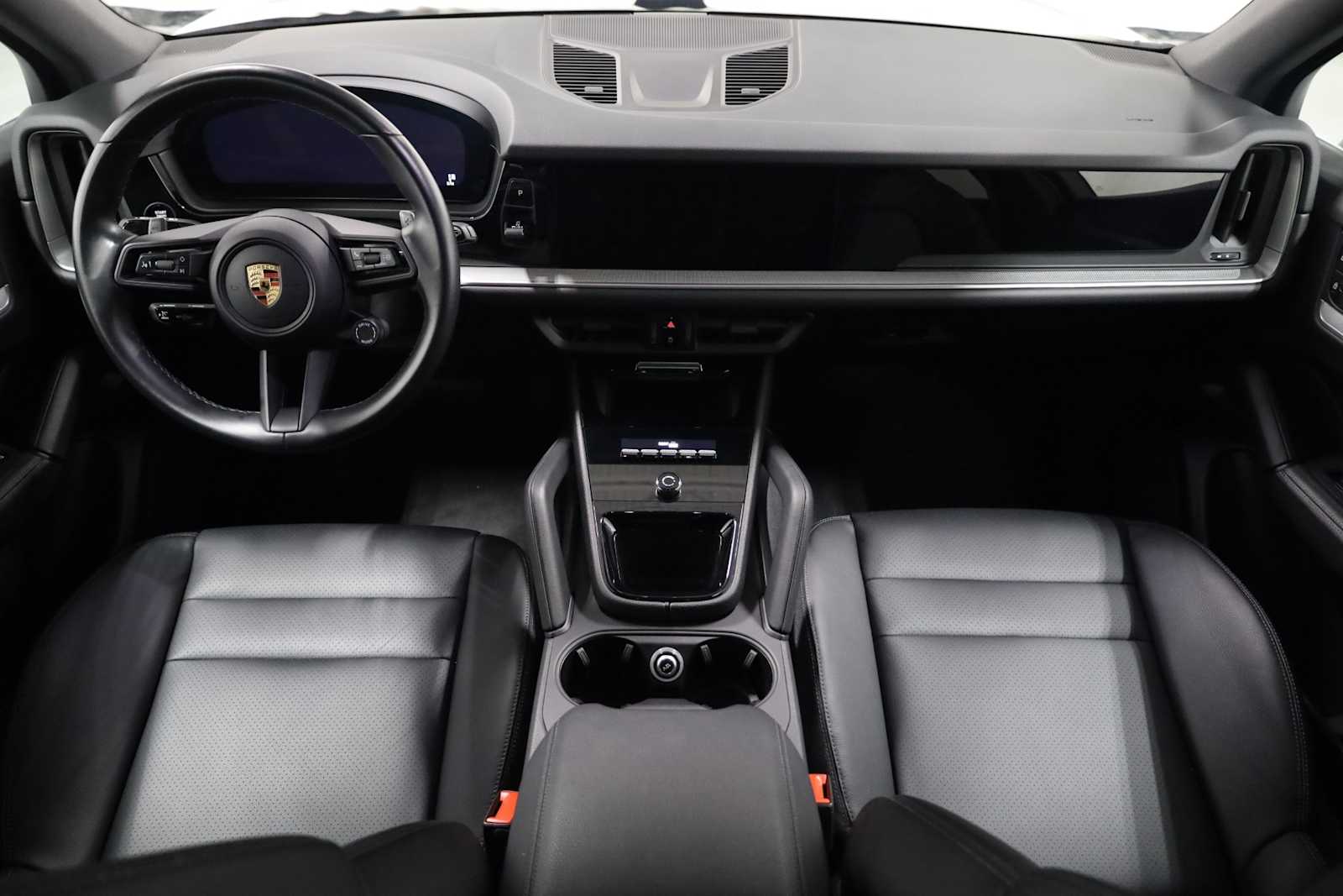 2024 Porsche Cayenne photo 18
