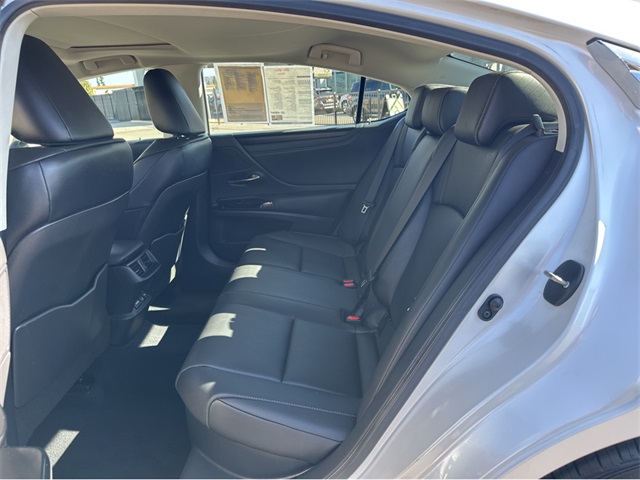 2025 Lexus ES 300h Premium photo 35