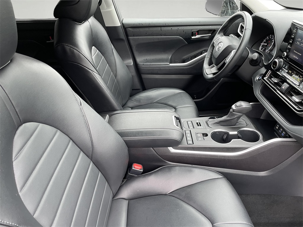 2022 Toyota Highlander XLE photo 13