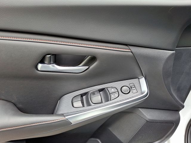 2025 Nissan Sentra SR Midnight Edition photo 8