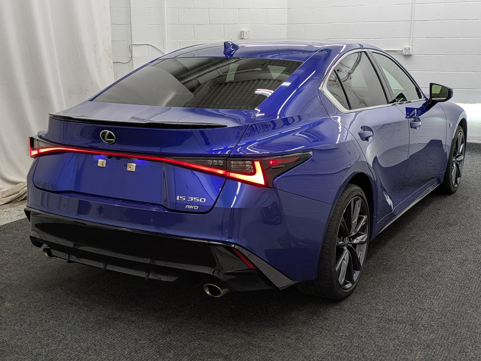 2023 Lexus IS 350 F SPORT photo 2