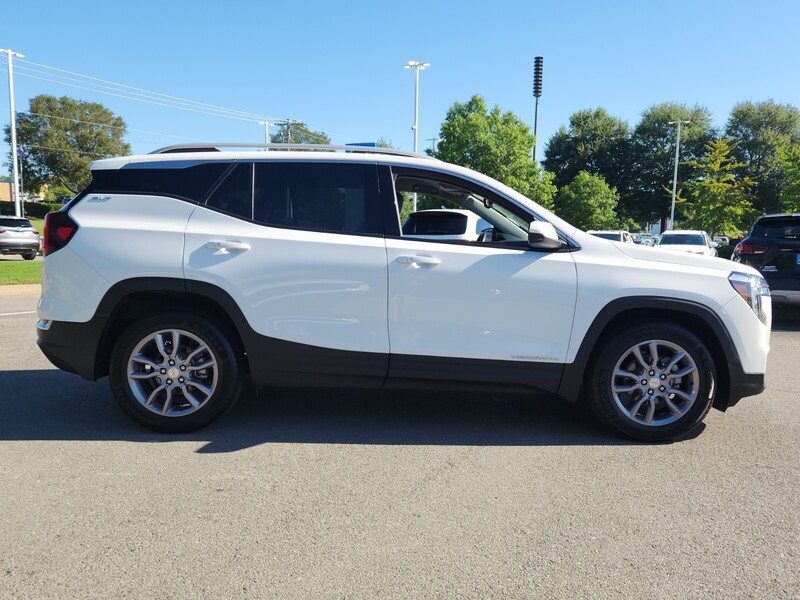 2023 Gmc Terrain SLT photo 2