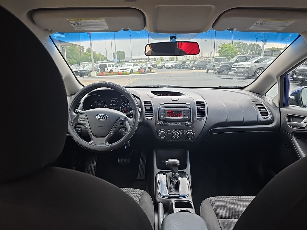 2017 Kia Forte LX Base photo 21
