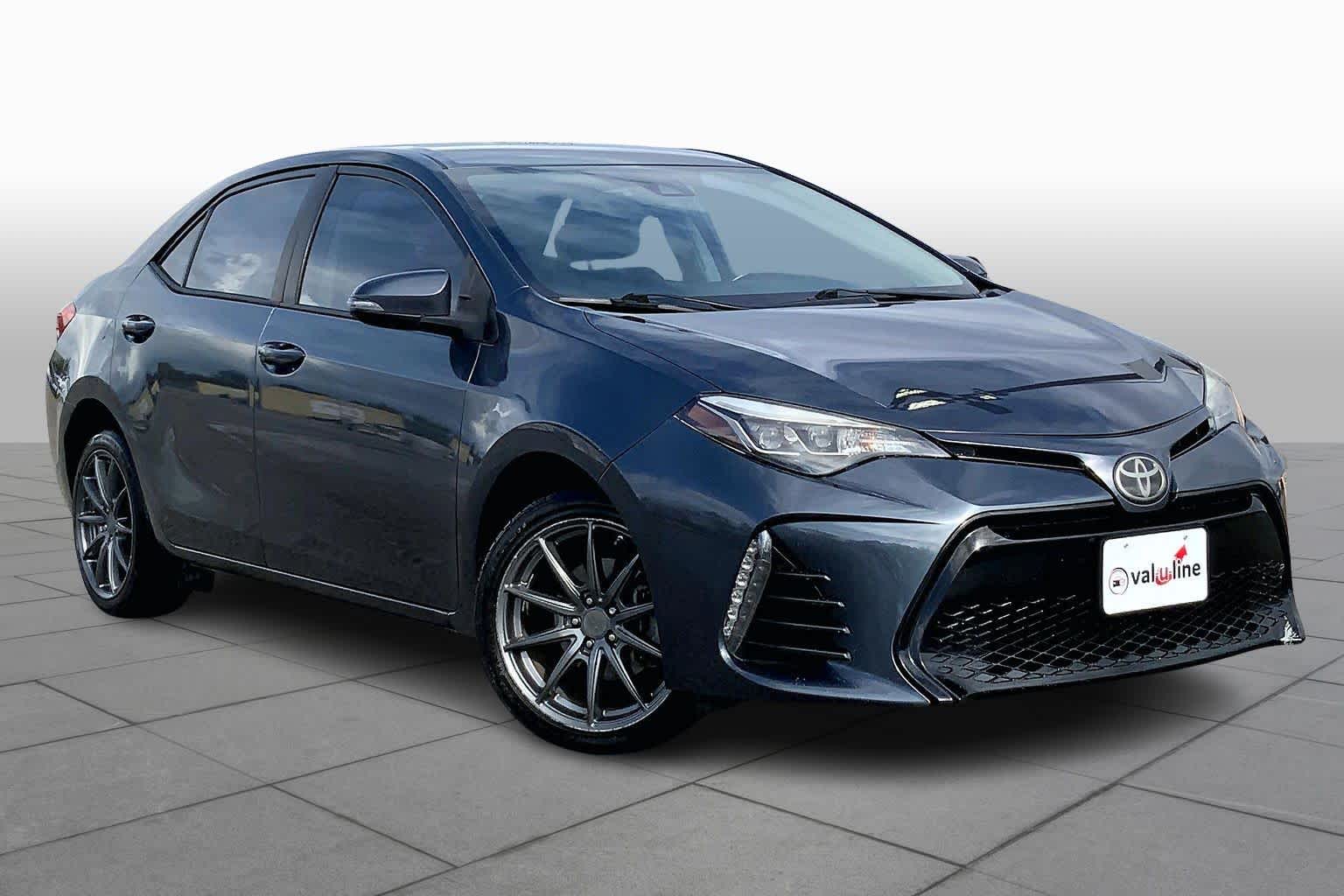 2017 Toyota Corolla SE photo 2