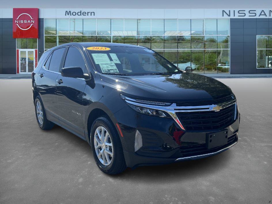 2023 Chevrolet Equinox LT photo 3