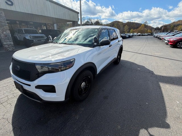 2025 Ford Explorer photo 2