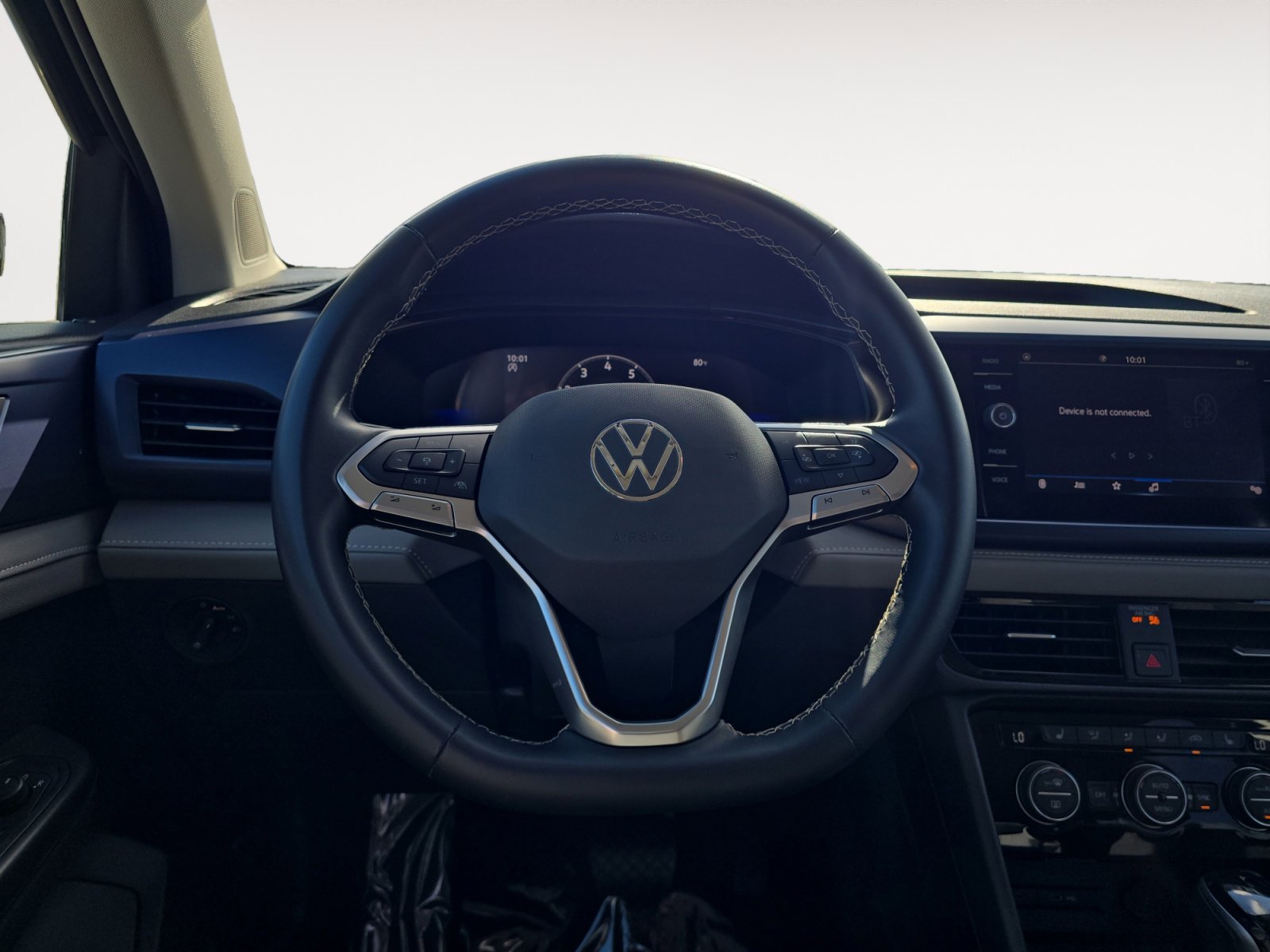 2024 Volkswagen Taos SE photo 13