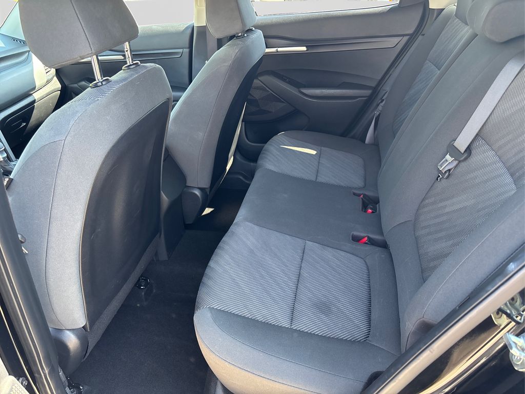 2023 Kia Seltos LX photo 10