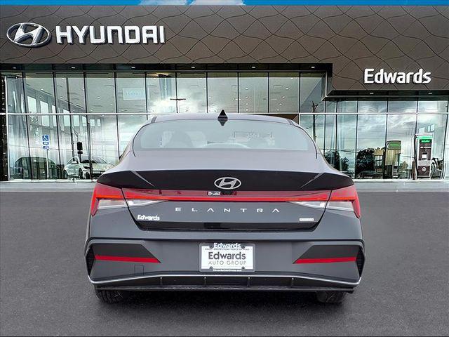2026 Hyundai Elantra Hybrid Blue photo 4