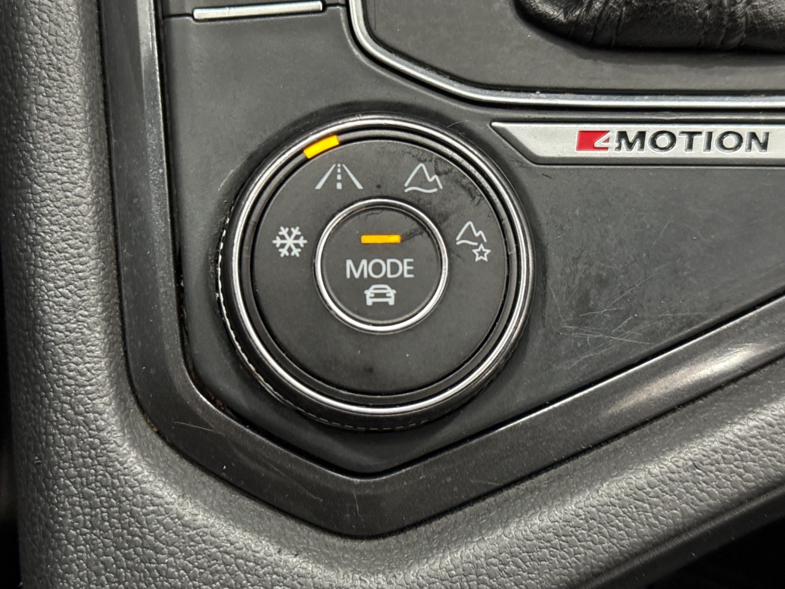 2018 Volkswagen Tiguan SE photo 21