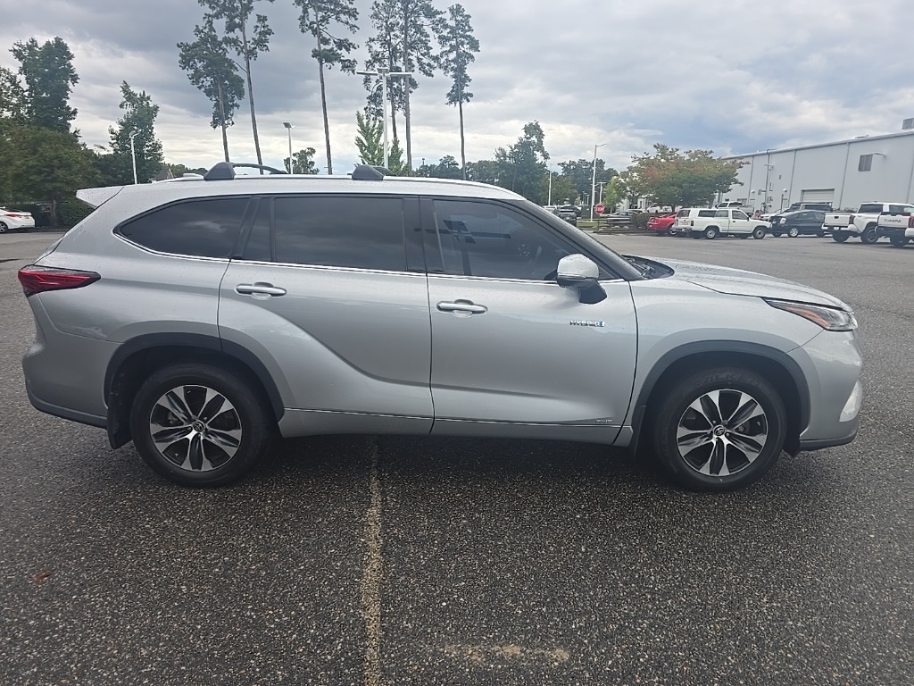 2021 Toyota Highlander Hybrid XLE photo 4