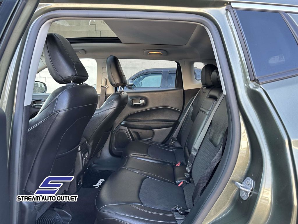 2018 Jeep Compass Latitude photo 11
