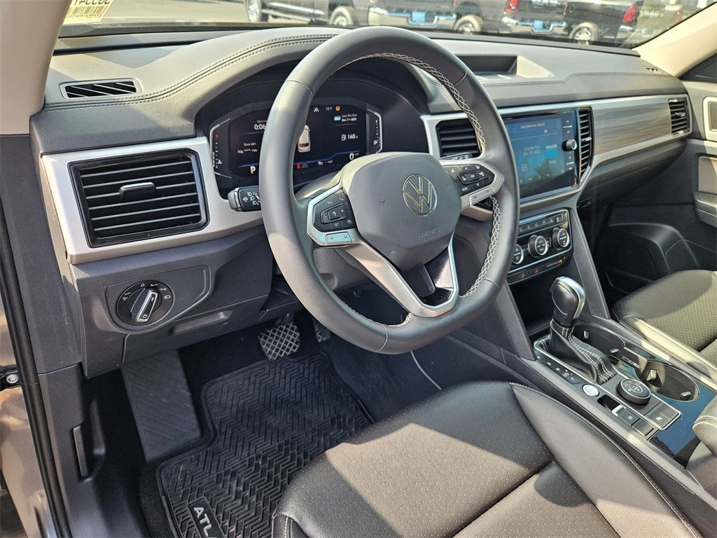 2023 Volkswagen Atlas V6 SEL photo 13