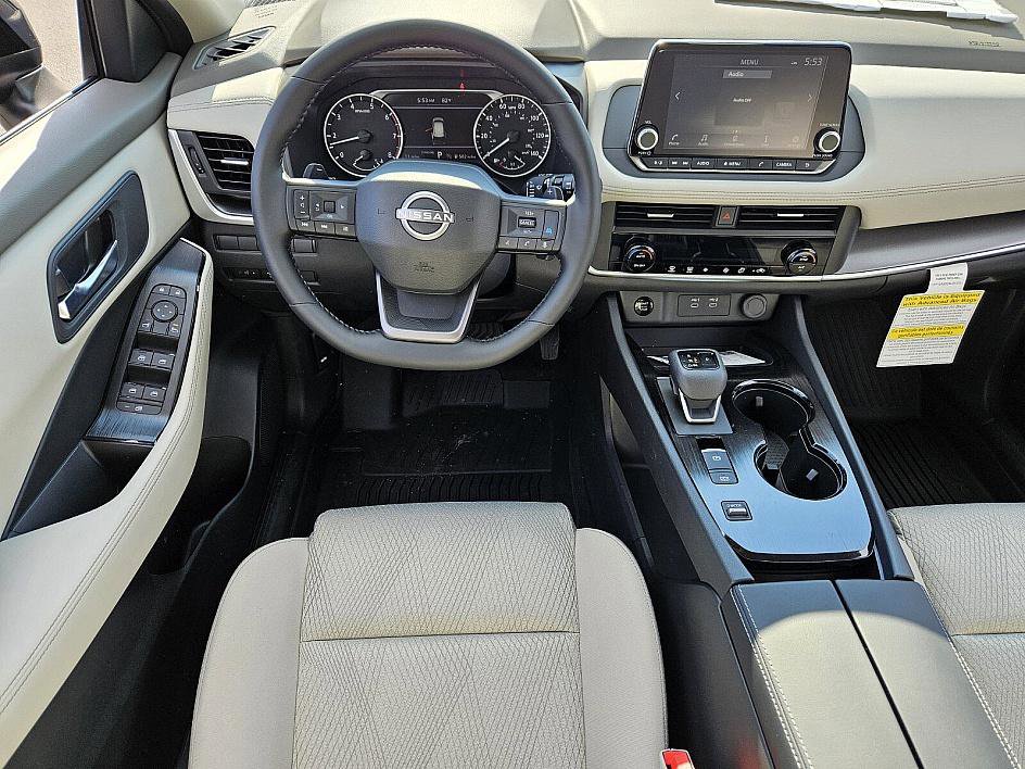 2025 Nissan Rogue SV photo 9