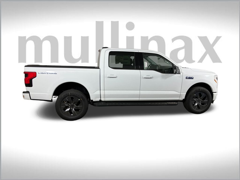 2025 Ford F-150 Lightning photo 2