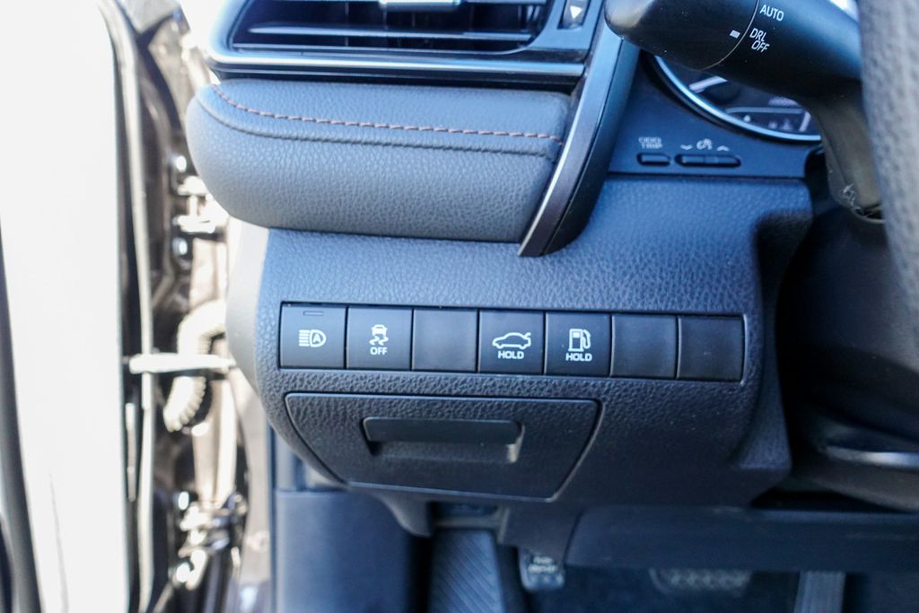 2019 Toyota Camry L photo 19