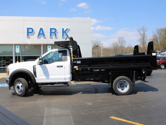 2025 Ford F-550 Super Duty Chassis Cab XL's photo