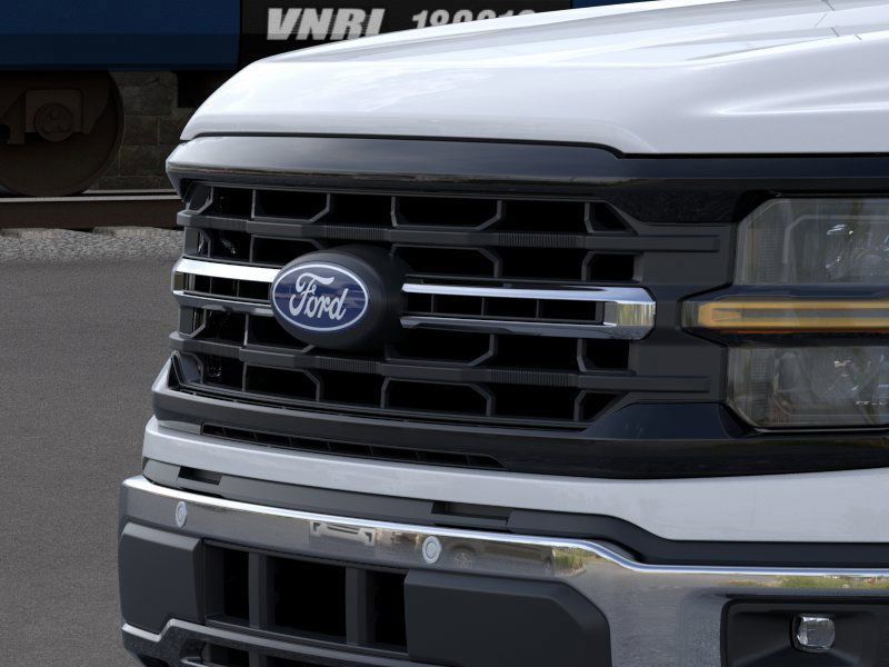 2025 Ford F-150 XLT photo 14