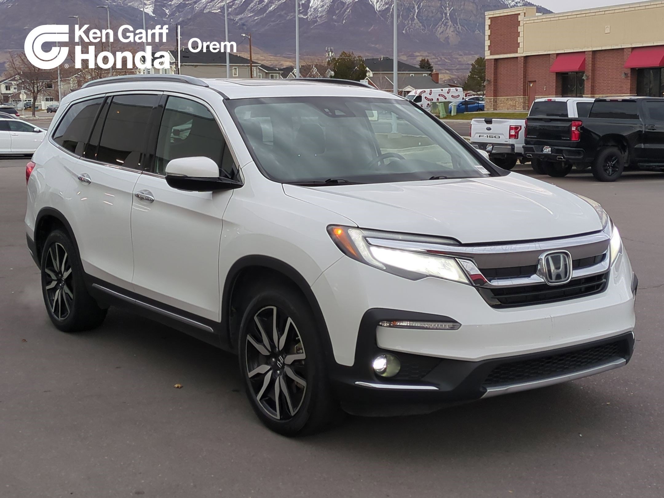 2022 Honda Pilot Elite's photo